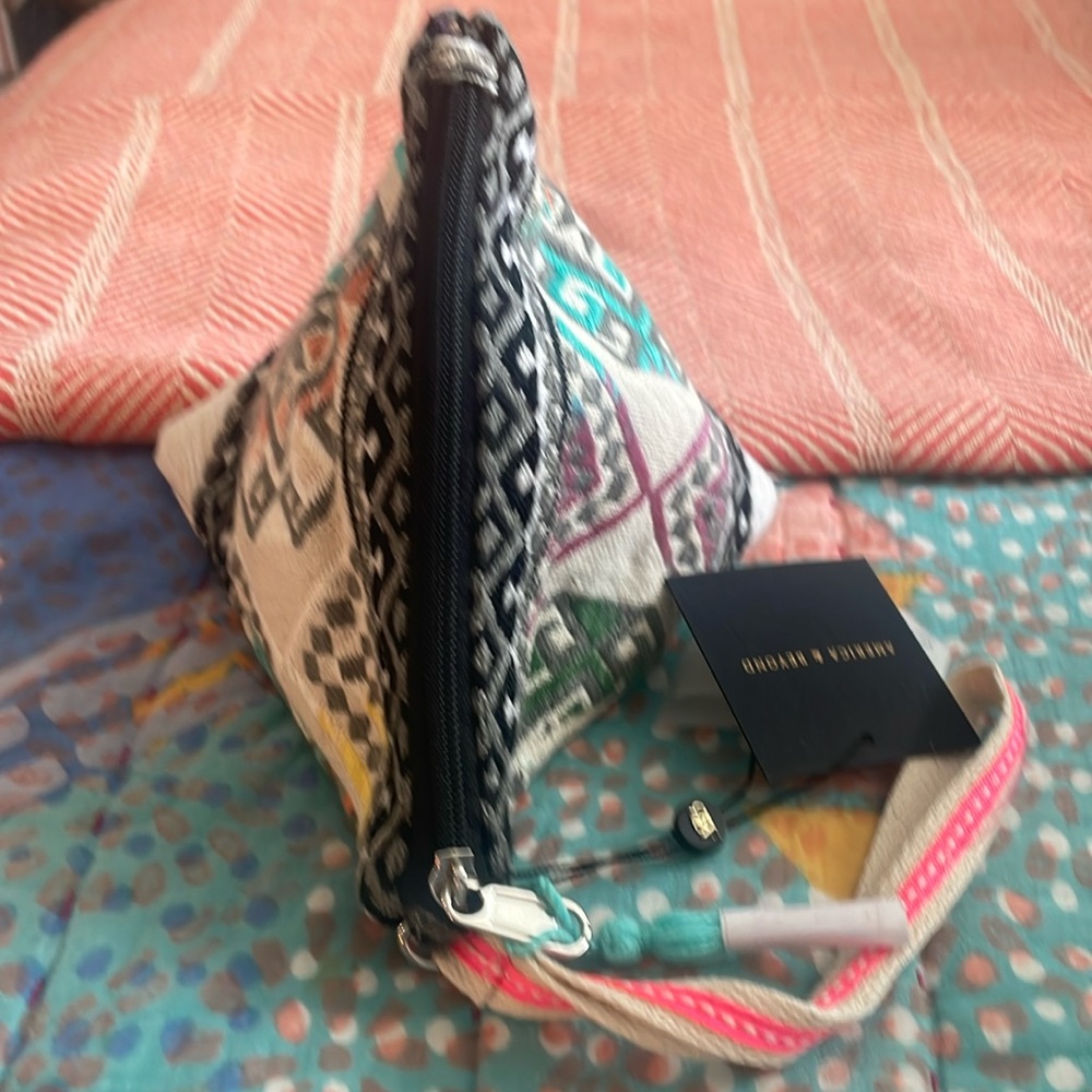 NWT America & Beyond Triangle Samosa Wristlet